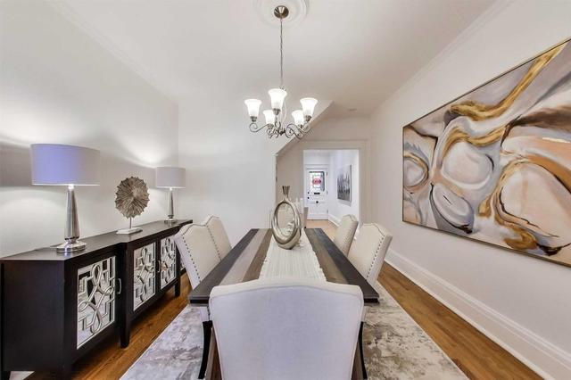 313 Seaton St, House attached with 4 bedrooms, 2 bathrooms and 1 parking in Toronto ON | Image 2