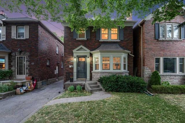 318 Fairlawn Ave, House detached with 3 bedrooms, 2 bathrooms and 1 parking in Toronto ON | Image 1