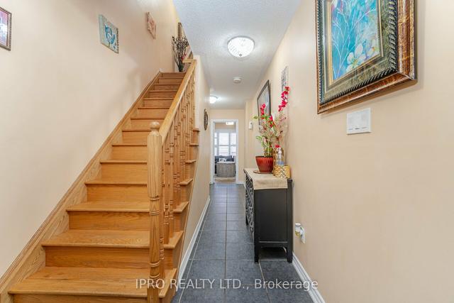 9 Hobart Gdns, House attached with 3 bedrooms, 5 bathrooms and 2 parking in Brampton ON | Image 37