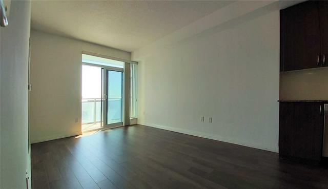 1806 - 55 Ann O'reilly Rd, Condo with 1 bedrooms, 1 bathrooms and 1 parking in Toronto ON | Image 2