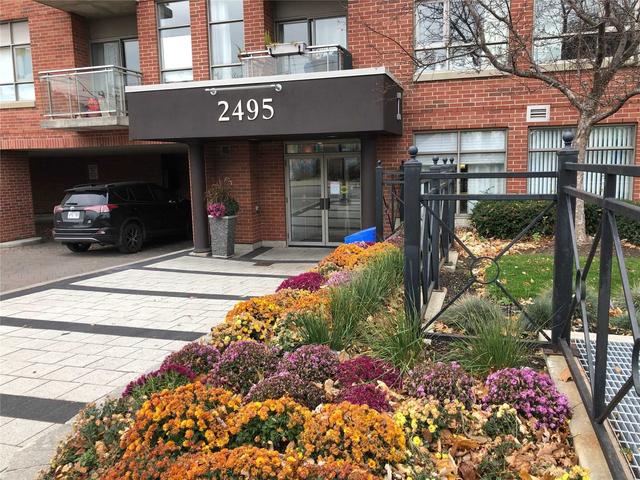 210 - 2495 Dundas St W, Condo with 1 bedrooms, 1 bathrooms and 1 parking in Toronto ON | Image 1