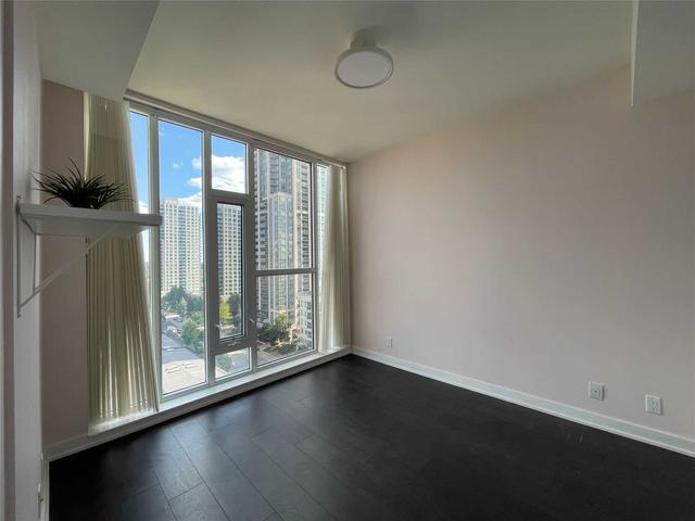 1106 - 28 Avondale Ave, Condo with 1 bedrooms, 1 bathrooms and 1 parking in Toronto ON | Image 4
