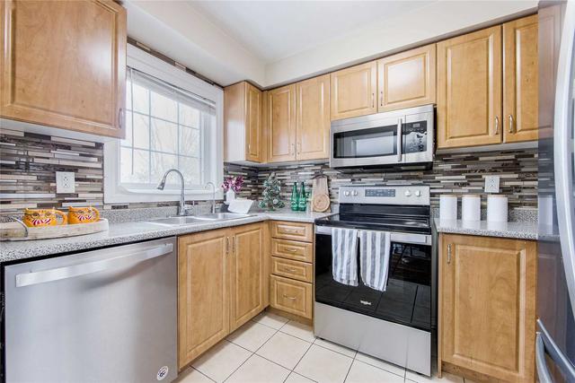 104 Tianalee Cres, House attached with 3 bedrooms, 4 bathrooms and 4 parking in Brampton ON | Image 6