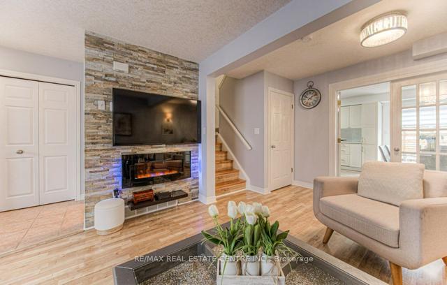 65 Ralgreen Cres, House attached with 3 bedrooms, 3 bathrooms and 3 parking in Kitchener ON | Image 37