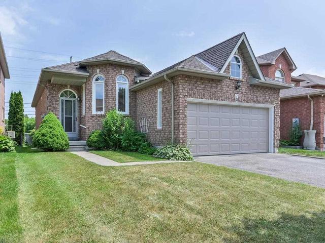 70 Tipton Cres, House detached with 2 bedrooms, 1 bathrooms and 2 parking in Ajax ON | Image 2