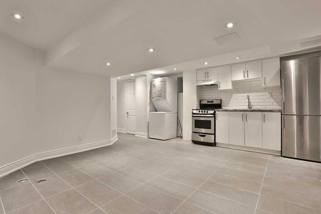 bsmt - 366 Balliol St, Condo with 2 bedrooms, 1 bathrooms and 1 parking in Toronto ON | Image 6