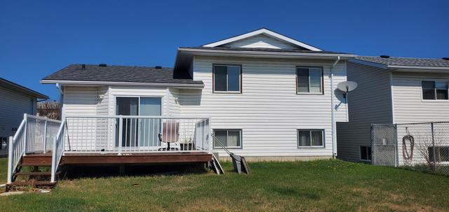 9111 - 94 Avenue, House detached with 3 bedrooms, 1 bathrooms and 2 parking in Lac la Biche County AB | Image 2