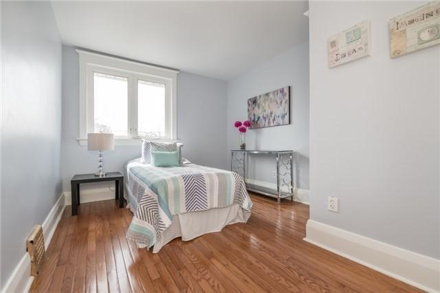 59 Thirty First St, House detached with 3 bedrooms, 2 bathrooms and 2 parking in Toronto ON | Image 11