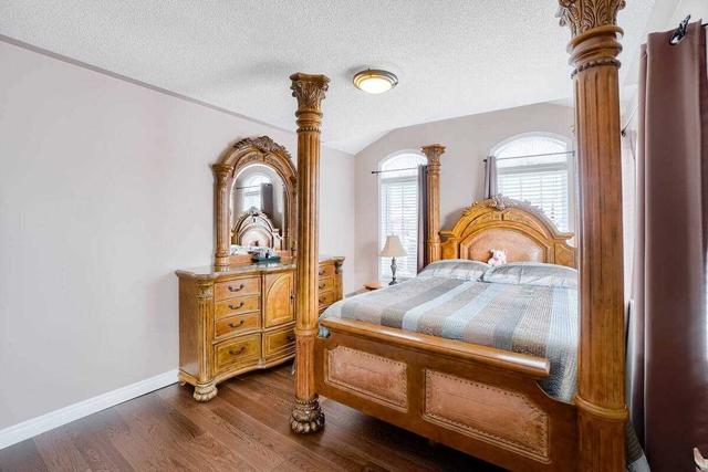 63 Penbridge Circ, House detached with 4 bedrooms, 3 bathrooms and 6 parking in Brampton ON | Image 30