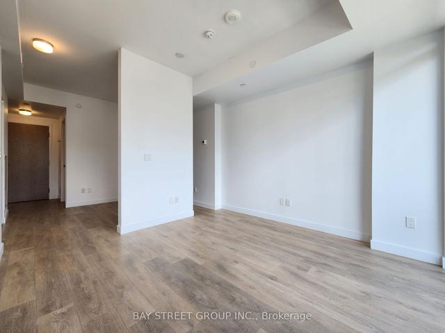 2410 - 215 Queen St W, Condo with 1 bedrooms, 1 bathrooms and 0 parking in Toronto ON | Image 4