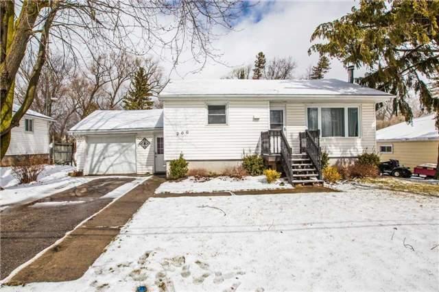 206 Brock St, House detached with 2 bedrooms, 1 bathrooms and 3 parking in Clearview ON | Image 1