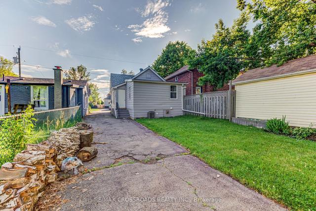 67 Grenfell St, House detached with 2 bedrooms, 2 bathrooms and 5 parking in Oshawa ON | Image 21