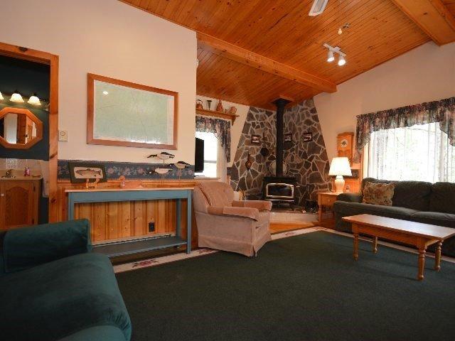 1001 Mcrae Hay Lake Rd, House detached with 3 bedrooms, 2 bathrooms and 20 parking in South Algonquin ON | Image 12