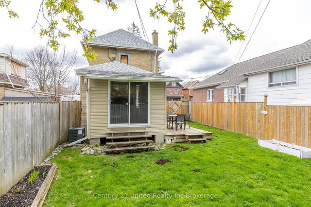 132 Maude St, House detached with 2 bedrooms, 2 bathrooms and 3 parking in Peterborough ON | Image 30