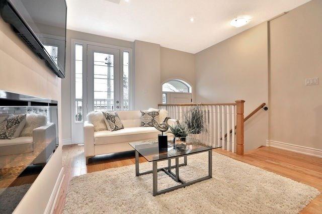 B - 1024 Islington Ave, Townhouse with 3 bedrooms, 3 bathrooms and 1 parking in Toronto ON | Image 4