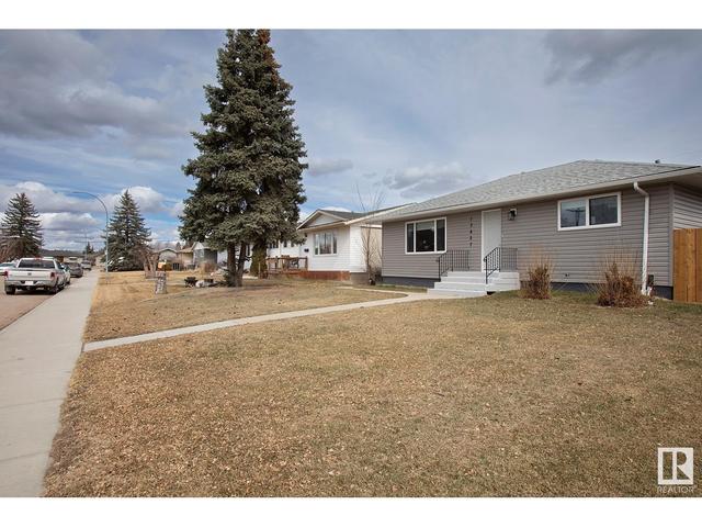 13427 103 St Nw, House detached with 5 bedrooms, 2 bathrooms and 4 parking in Edmonton AB | Image 2