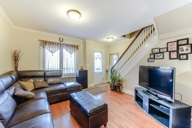 119 Bowie Ave, House detached with 3 bedrooms, 2 bathrooms and 4 parking in Toronto ON | Image 5