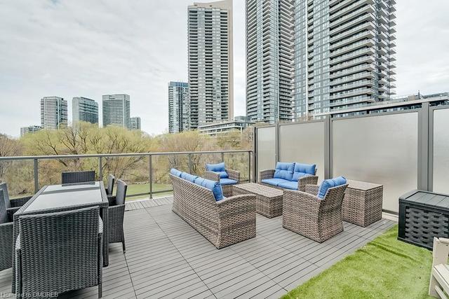 th5 - 2230 Lake Shore Boulevard W, House attached with 3 bedrooms, 2 bathrooms and 2 parking in Toronto ON | Image 18