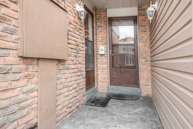 15 - 169 Elm Ridge Dr, Condo with 3 bedrooms, 2 bathrooms and 1 parking in Kitchener ON | Image 2