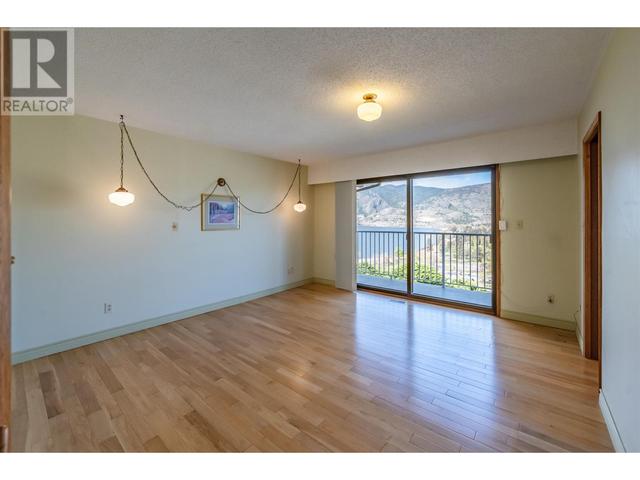 105 Spruce Road, House detached with 4 bedrooms, 3 bathrooms and null parking in Penticton BC | Image 33