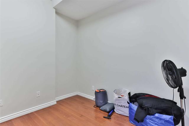 1003 - 263 Wellington St, Condo with 2 bedrooms, 1 bathrooms and 1 parking in Toronto ON | Image 10