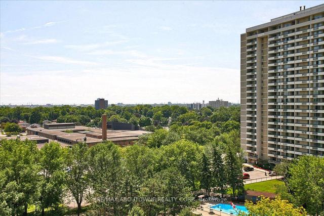 1810 - 812 Burnhamthorpe Rd, Condo with 2 bedrooms, 2 bathrooms and 2 parking in Toronto ON | Image 19