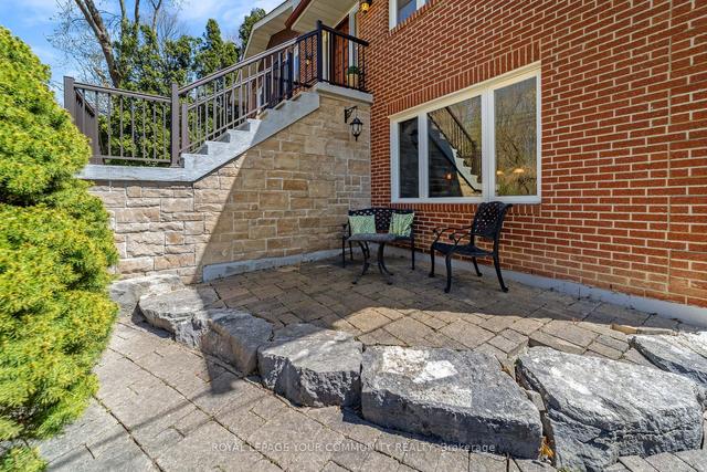 63 Riverside Dr, House detached with 5 bedrooms, 3 bathrooms and 6 parking in Toronto ON | Image 29