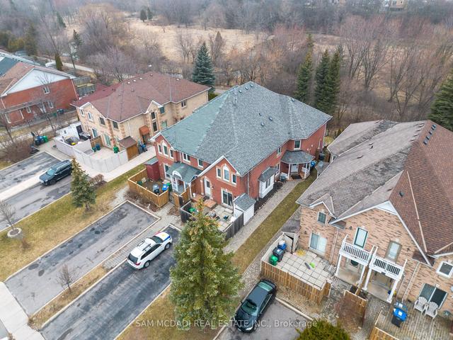78 Pressed Brick Dr, House attached with 3 bedrooms, 3 bathrooms and 3 parking in Brampton ON | Image 12