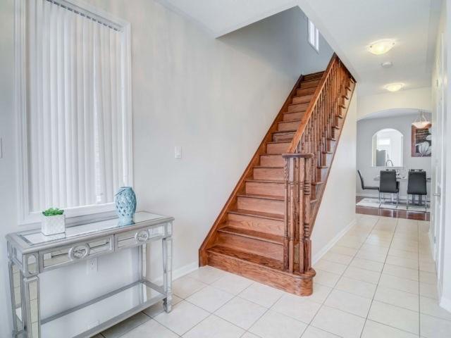 350 Kincardine Terr, House detached with 4 bedrooms, 5 bathrooms and 2 parking in Milton ON | Image 2