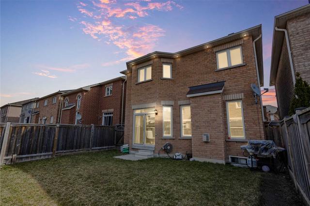 211 Smoothwater Terr, House detached with 4 bedrooms, 3 bathrooms and 3 parking in Markham ON | Image 35