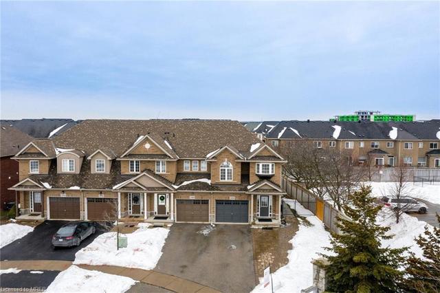 2450 Shadow Court N, House attached with 3 bedrooms, 3 bathrooms and 3 parking in Oakville ON | Image 3