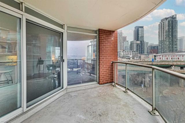 725 - 550 Queens Quay W, Condo with 2 bedrooms, 2 bathrooms and 1 parking in Toronto ON | Image 24