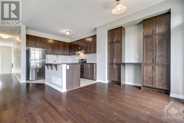 204 Don Brown Private, Townhouse with 3 bedrooms, 3 bathrooms and 2 parking in Ottawa ON | Image 9
