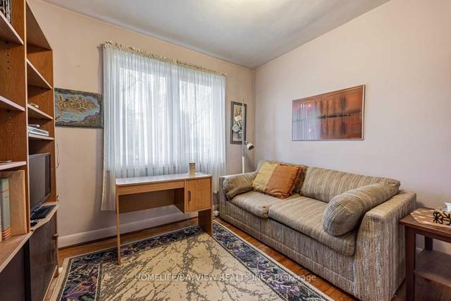 220 Hendon Ave N, House detached with 3 bedrooms, 2 bathrooms and 5 parking in Toronto ON | Image 7