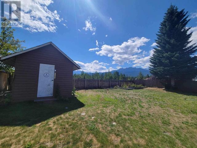 1265 9th Avenue, House other with 3 bedrooms, 2 bathrooms and null parking in Valemount BC | Image 3