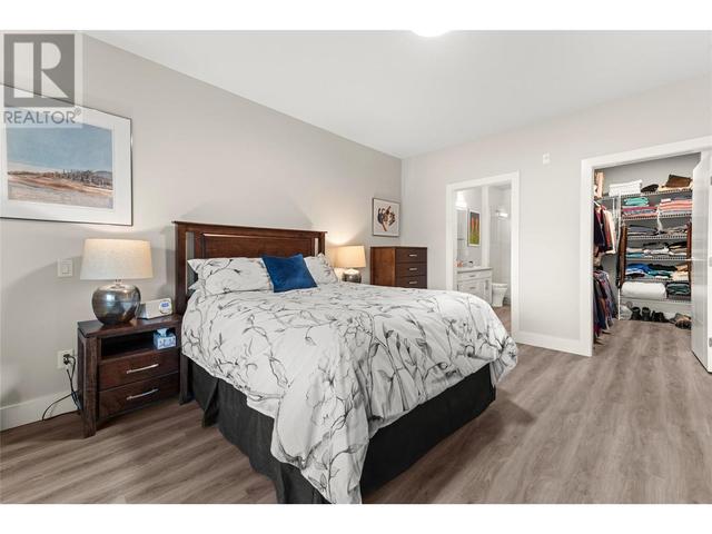 811 - 800 Vista Park, Condo with 3 bedrooms, 2 bathrooms and 2 parking in Penticton 1 BC | Image 25