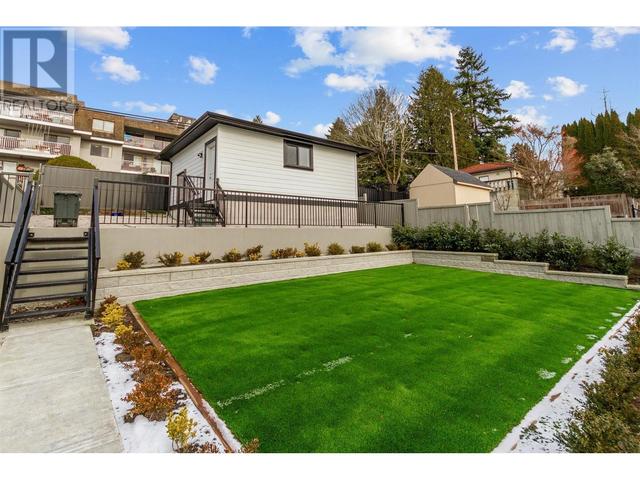 5343 Frances Street, House detached with 9 bedrooms, 7 bathrooms and 3 parking in Burnaby BC | Image 35