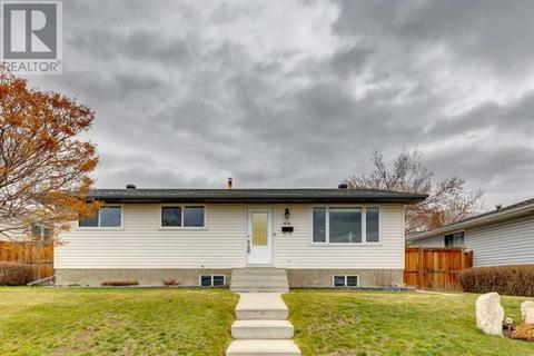 4208 Maryvale Drive Ne, Calgary, AB, T2A2T1 | Card Image