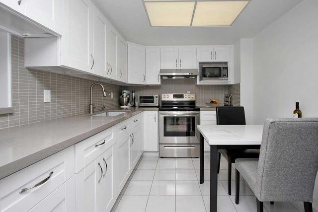 1701 - 275 Bamburgh Circ, Condo with 2 bedrooms, 2 bathrooms and 2 parking in Toronto ON | Image 11
