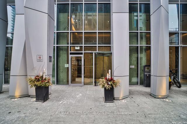 5101 - 1 Yorkville Ave, Condo with 2 bedrooms, 3 bathrooms and 4 parking in Toronto ON | Image 12