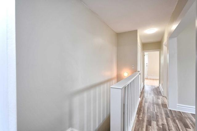 upper#2 - 1932 Queen St E, Condo with 2 bedrooms, 1 bathrooms and 0 parking in Toronto ON | Image 2