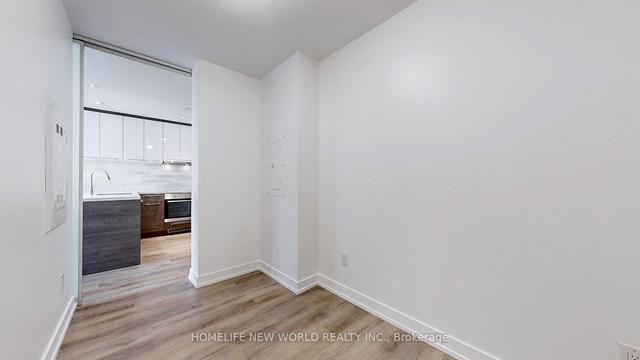 5211 - 488 University Ave, Condo with 1 bedrooms, 1 bathrooms and 0 parking in Toronto ON | Image 7
