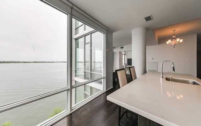 815 - 29 Queens Quay E, Condo with 2 bedrooms, 3 bathrooms and 2 parking in Toronto ON | Image 8