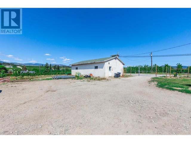 2651 Camp Road, House detached with 3 bedrooms, 2 bathrooms and null parking in Lake Country BC | Image 16