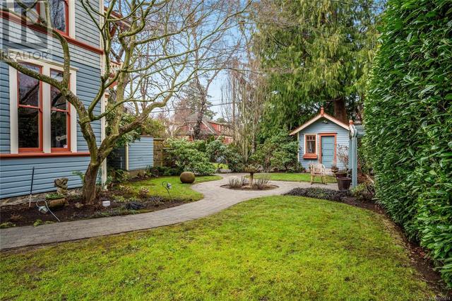 1023 St. Charles St, House detached with 3 bedrooms, 3 bathrooms and 6 parking in Victoria BC | Image 40