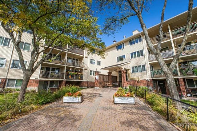 315 - 6470 Bilberry Drive, Condo with 2 bedrooms, 2 bathrooms and 1 parking in Ottawa ON | Image 2