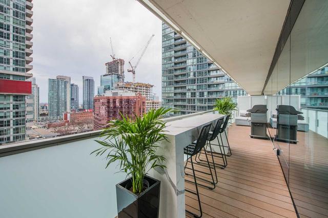 1307 - 11 Charlotte St, Condo with 2 bedrooms, 2 bathrooms and 1 parking in Toronto ON | Image 11