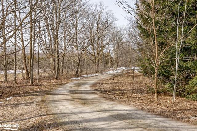 046449 Old Mail Road, House detached with 3 bedrooms, 2 bathrooms and 6 parking in Meaford ON | Image 2