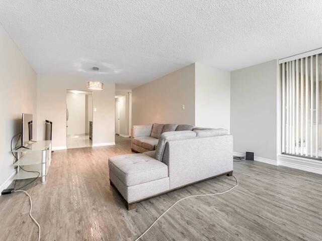 209 - 40 Panorama Crt, Condo with 2 bedrooms, 1 bathrooms and 1 parking in Toronto ON | Image 2