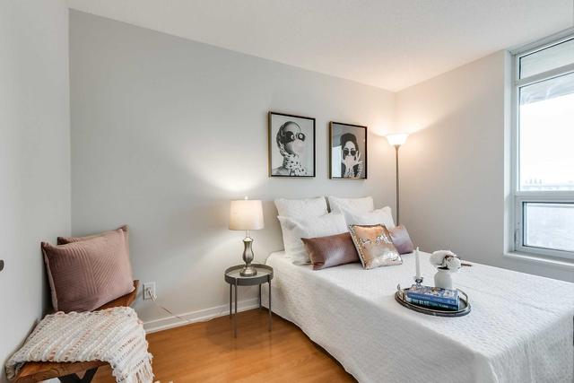 1020 - 38 Joe Shuster Way, Condo with 1 bedrooms, 1 bathrooms and 0 parking in Toronto ON | Image 6